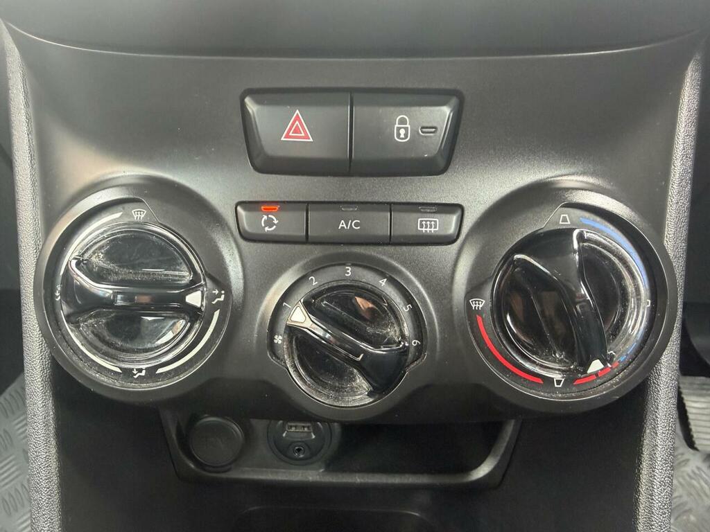 Peugeot 208 Intuitive Silver #25
