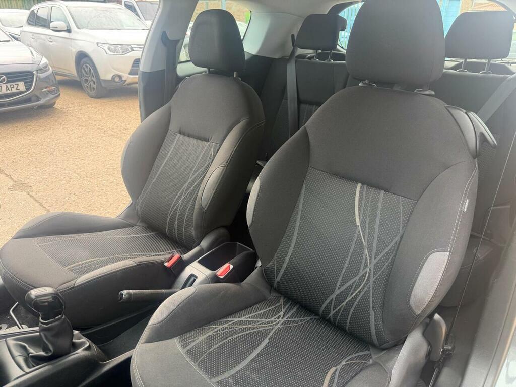 Peugeot 208 Intuitive Silver #19