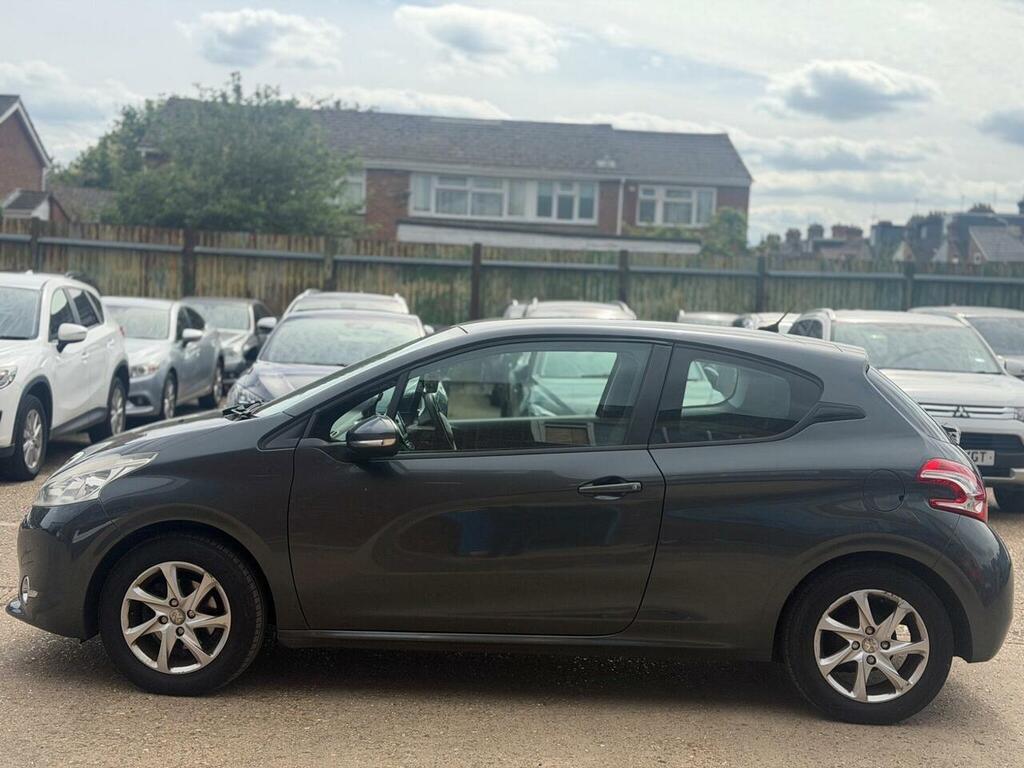 Peugeot 208 Intuitive Silver #7