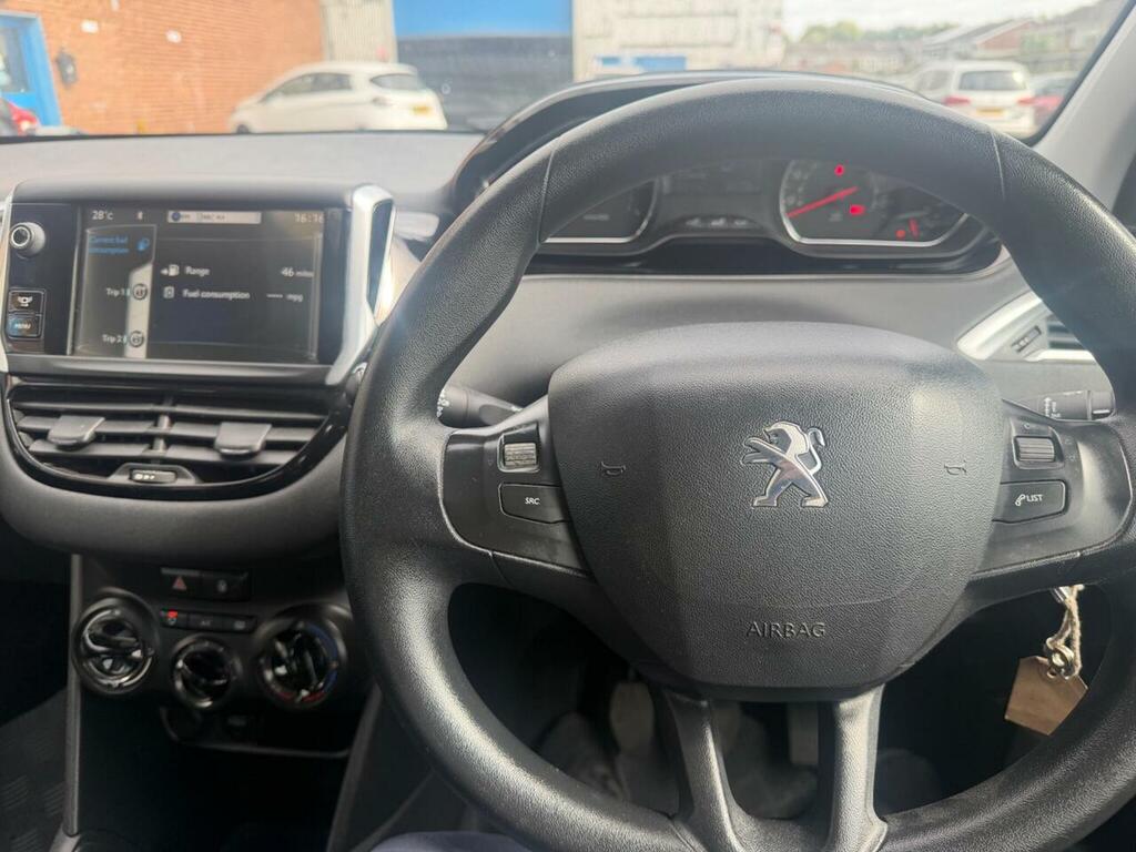 Peugeot 208 Intuitive Silver #23