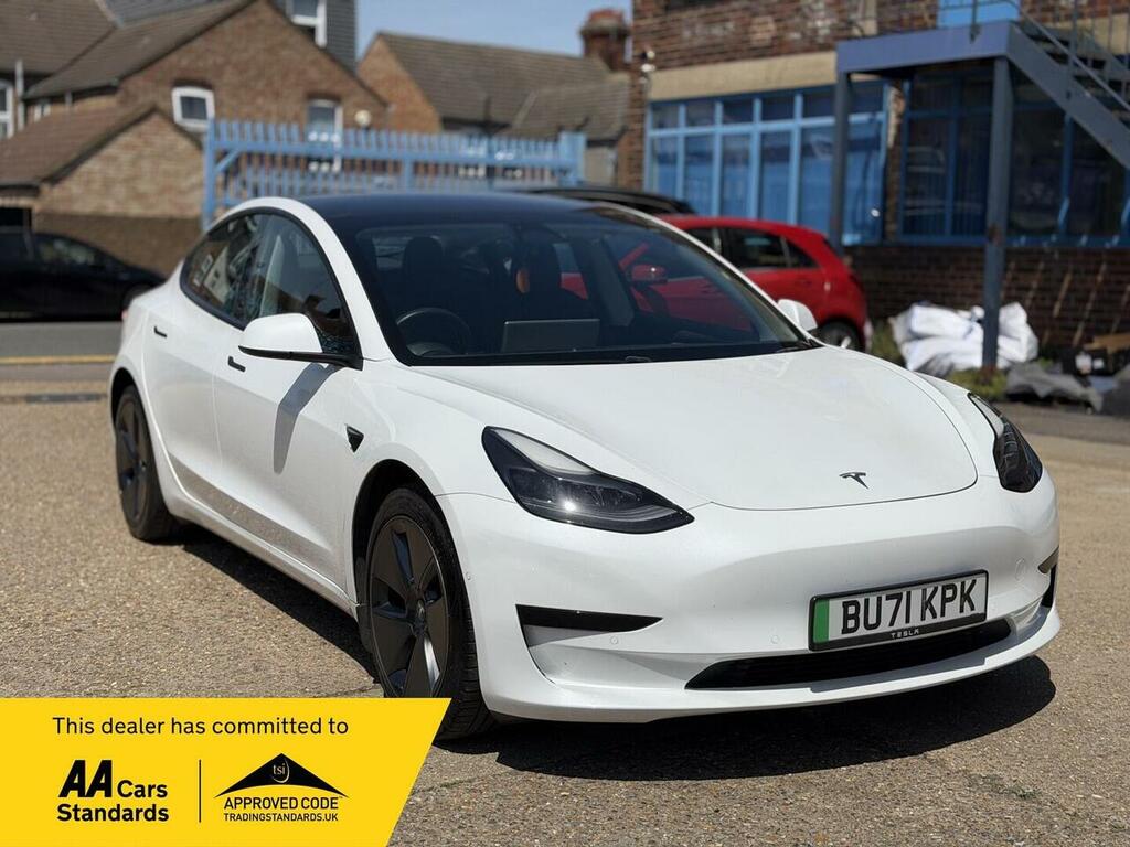 Tesla Model 3 Standard Range Plus Saloon Rwd White