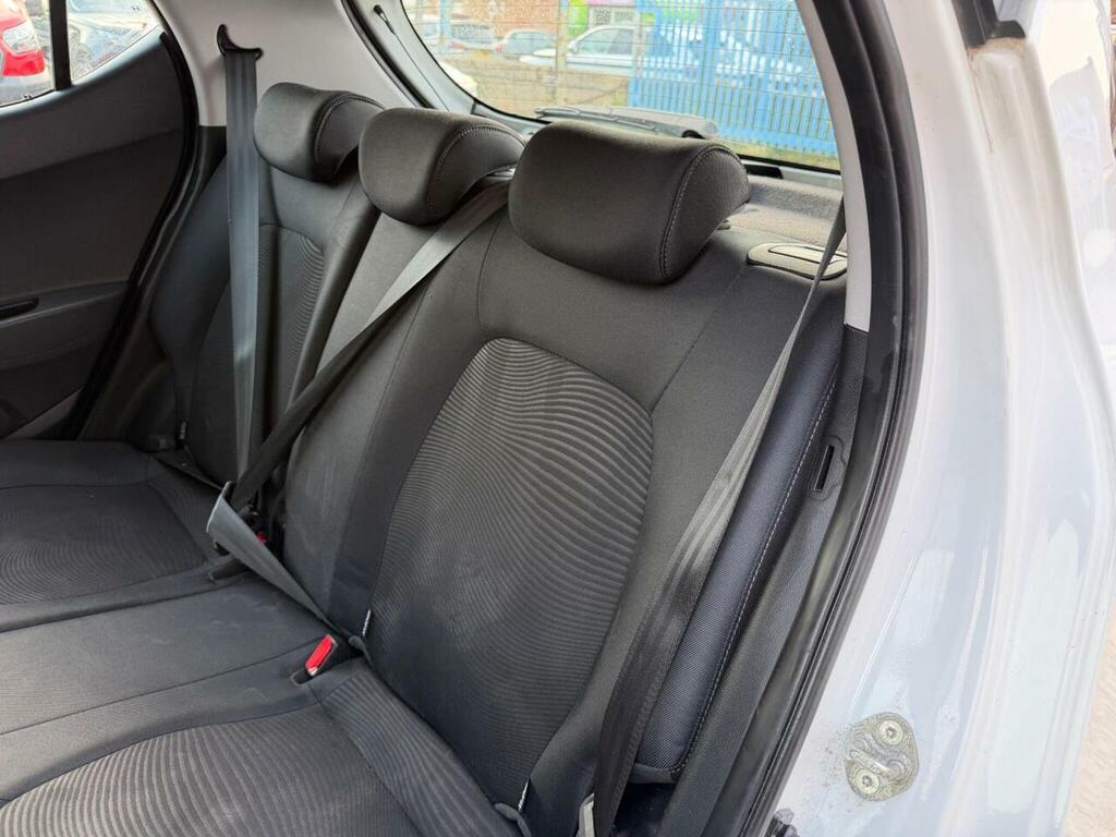 Hyundai I10 I10 Premium Se Red #20