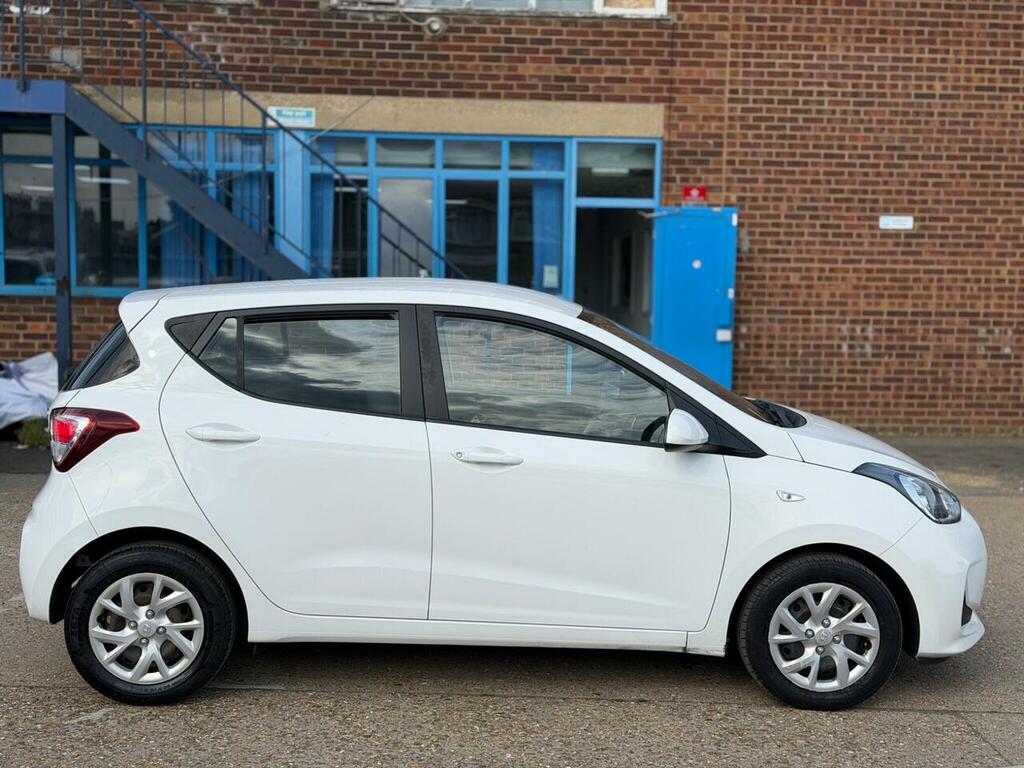 Hyundai I10 I10 Premium Se Red #8