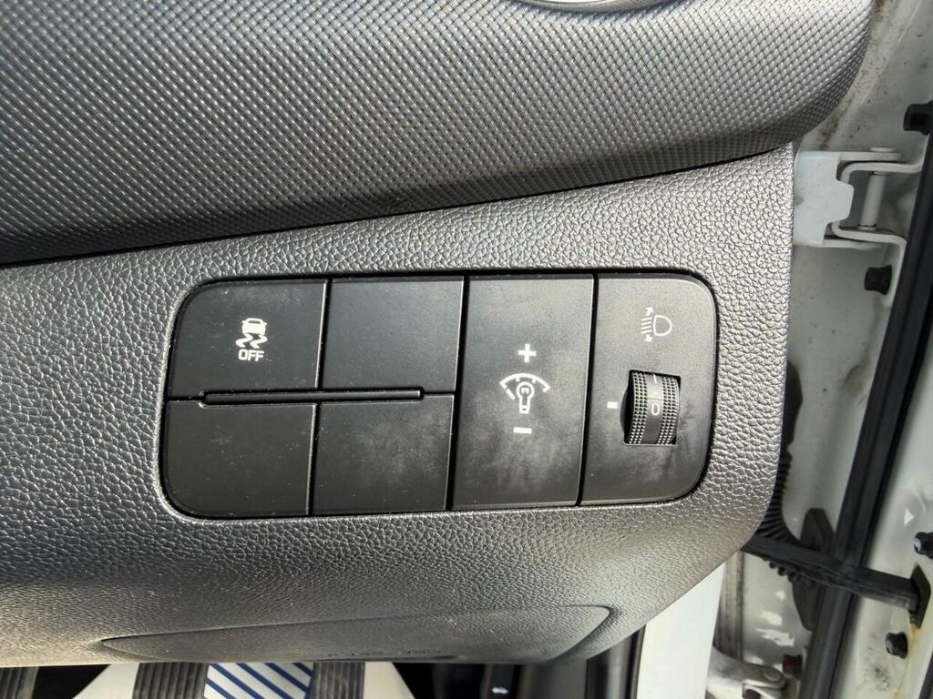 Hyundai I10 I10 Premium Se Red #33