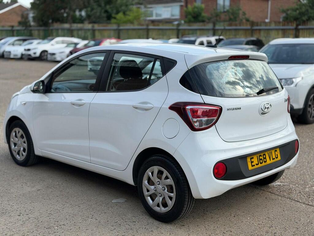 Hyundai I10 I10 Premium Se Red #7