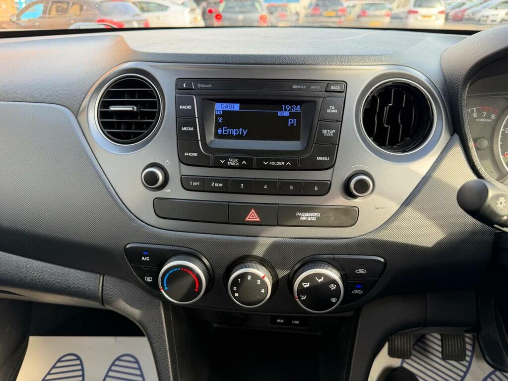 Hyundai I10 I10 Premium Se Red #36