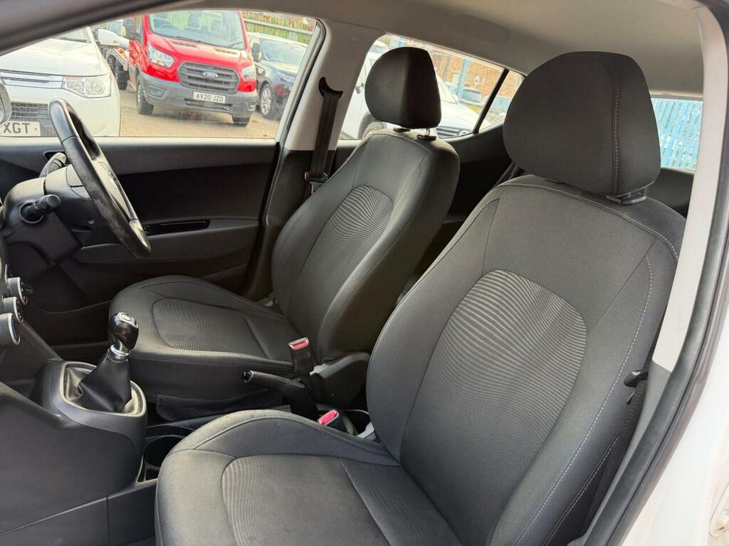 Hyundai I10 I10 Premium Se Red #28