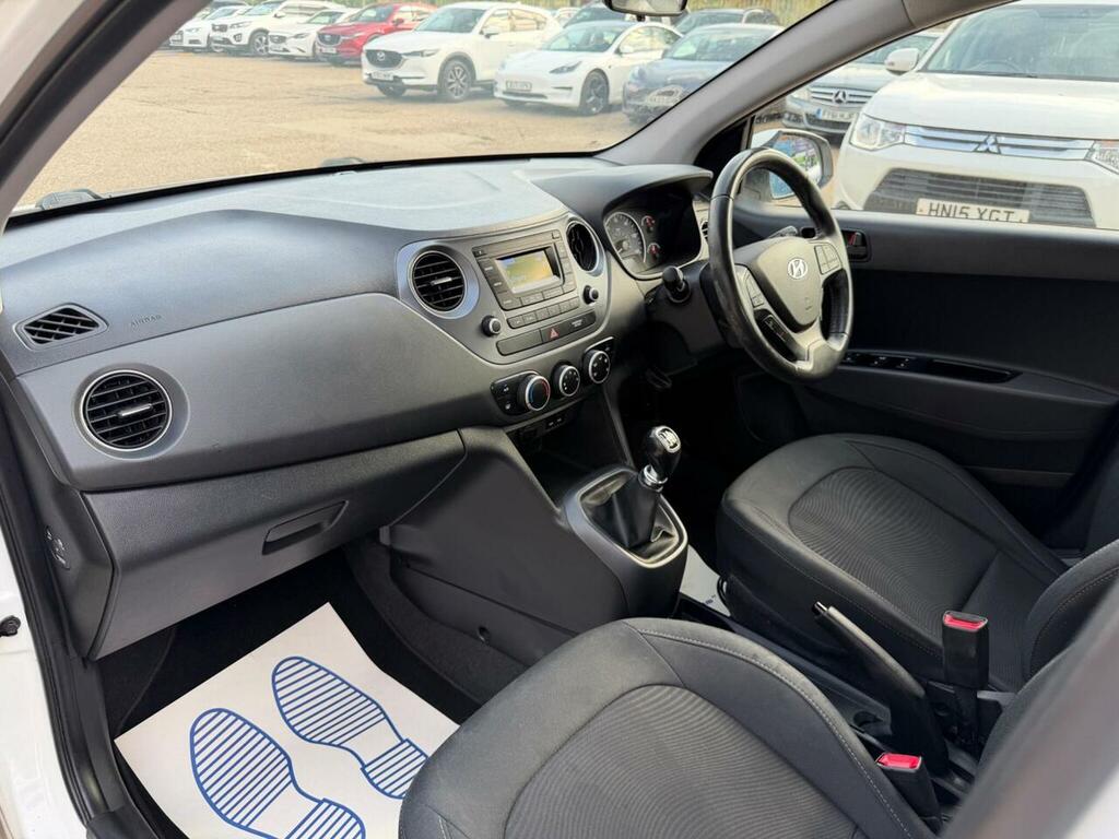 Hyundai I10 I10 Premium Se Red #27