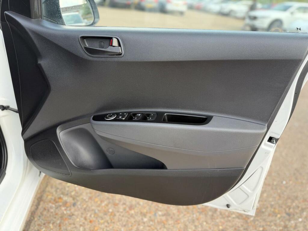 Hyundai I10 I10 Premium Se Red #16