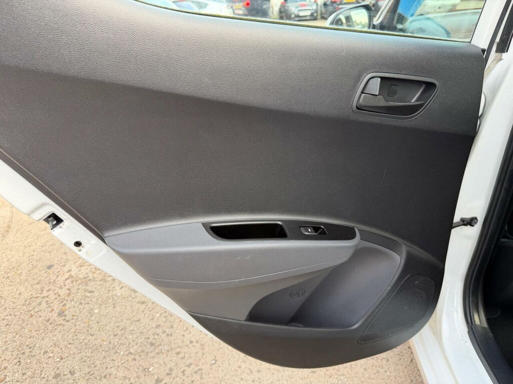 Hyundai I10 I10 Premium Se Red #30