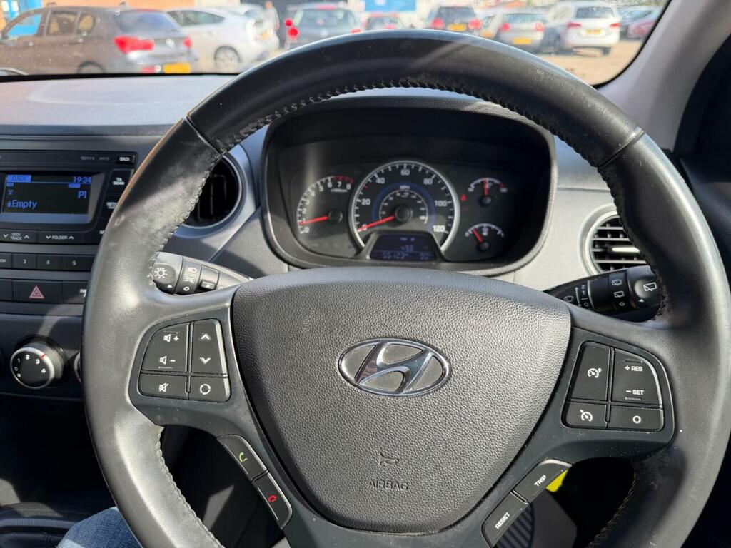 Hyundai I10 I10 Premium Se Red #40