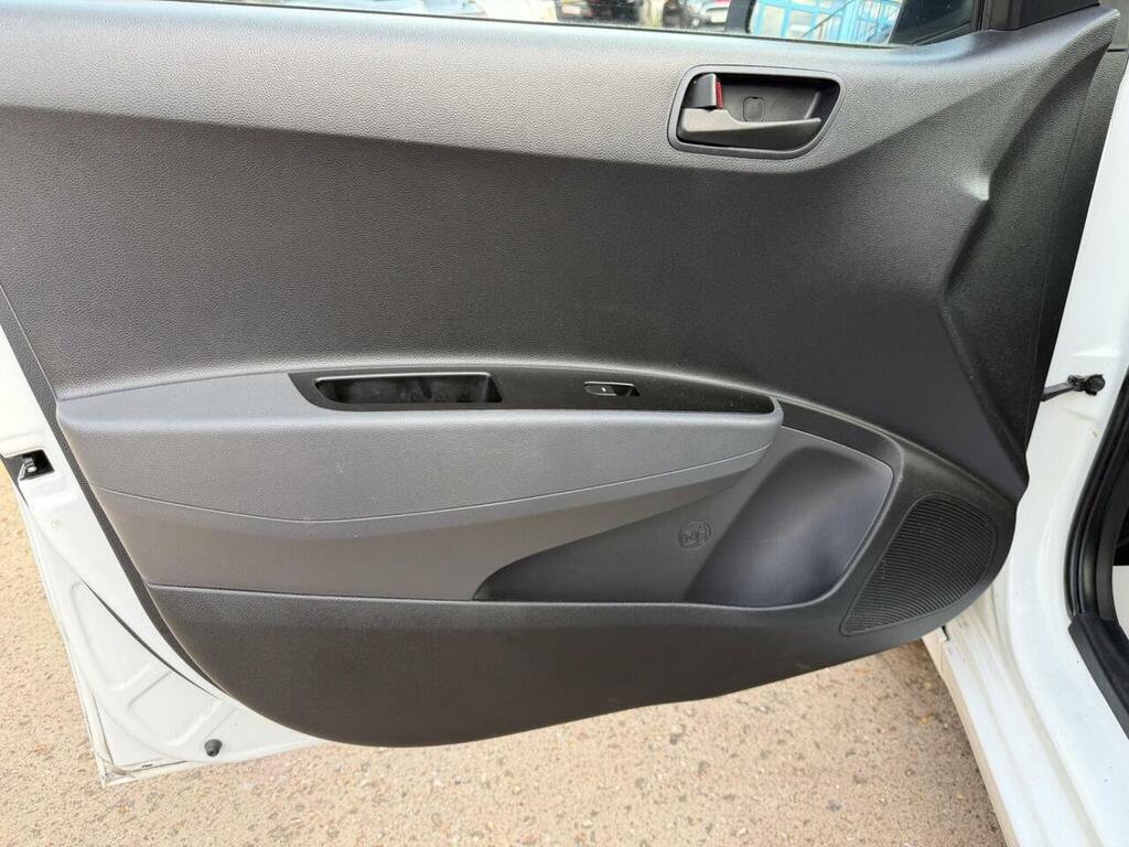 Hyundai I10 I10 Premium Se Red #26