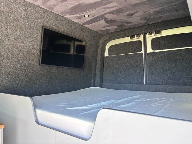 Volkswagen Campervan 2L Startline White #40