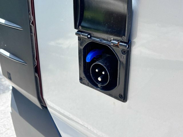 Volkswagen Campervan 2L Startline White #35