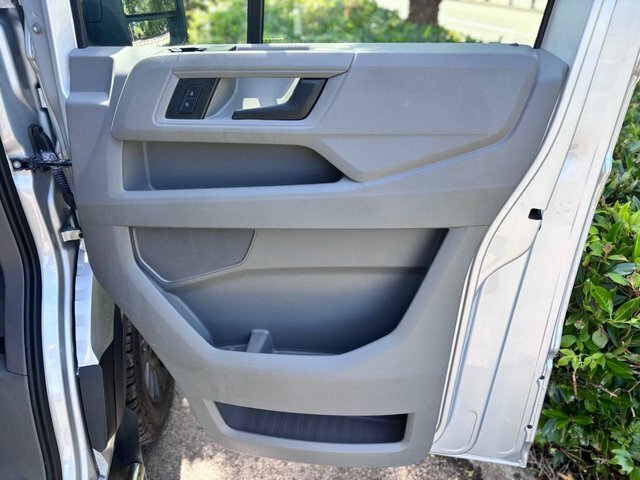 Volkswagen Campervan 2L Startline White #47