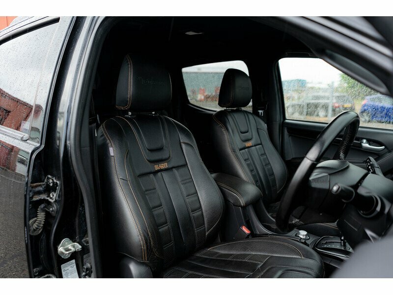 Isuzu D-Max Td Blade Black #2