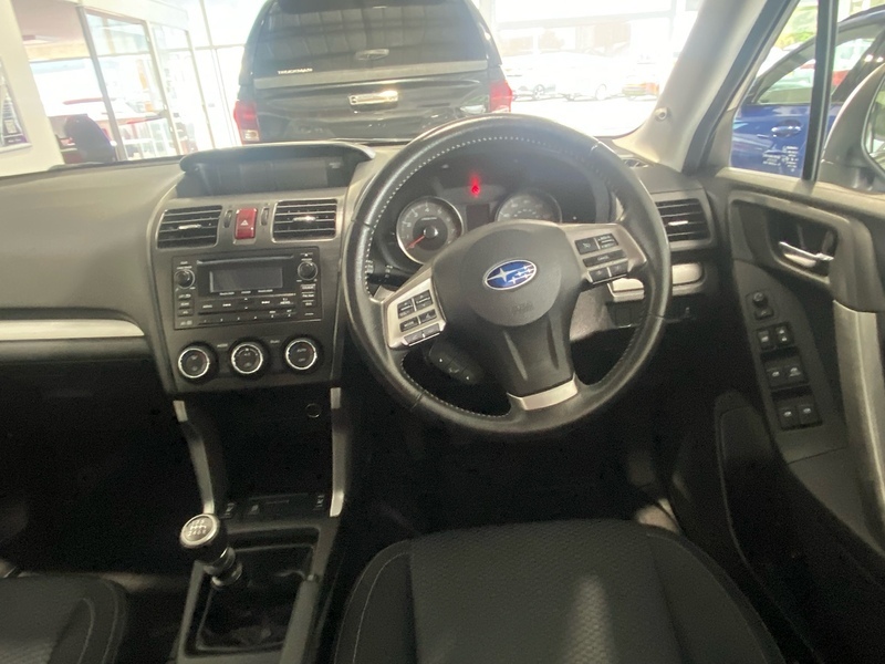 Subaru Forester 2.0 Xe Premium Lineartronic White #8