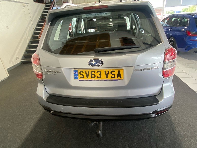 Subaru Forester 2.0 Xe Premium Lineartronic White #7