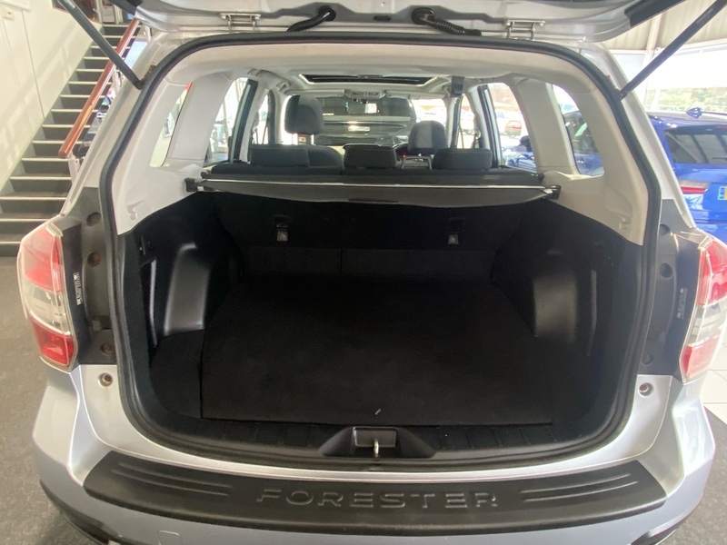 Subaru Forester 2.0 Xe Premium Lineartronic White #13