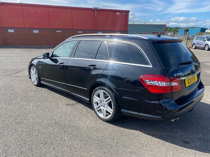 Mercedes-Benz E Class E250 Cdi Blueefficiency Sport Black #3