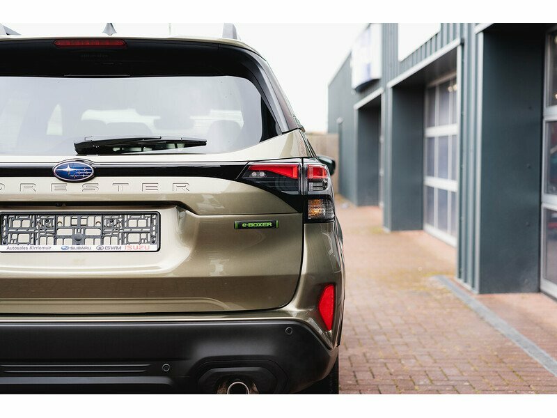 Subaru Forester E-boxer Xe Premium Gold #14