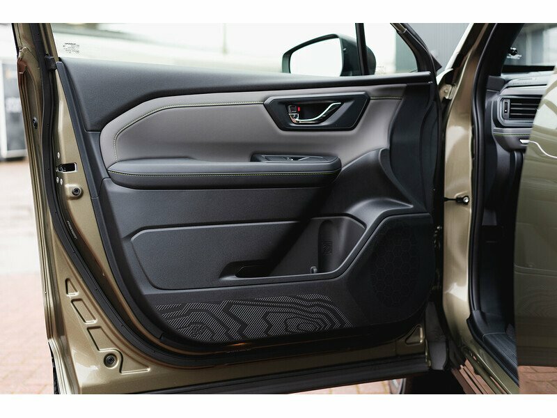 Subaru Forester E-boxer Xe Premium Gold #25