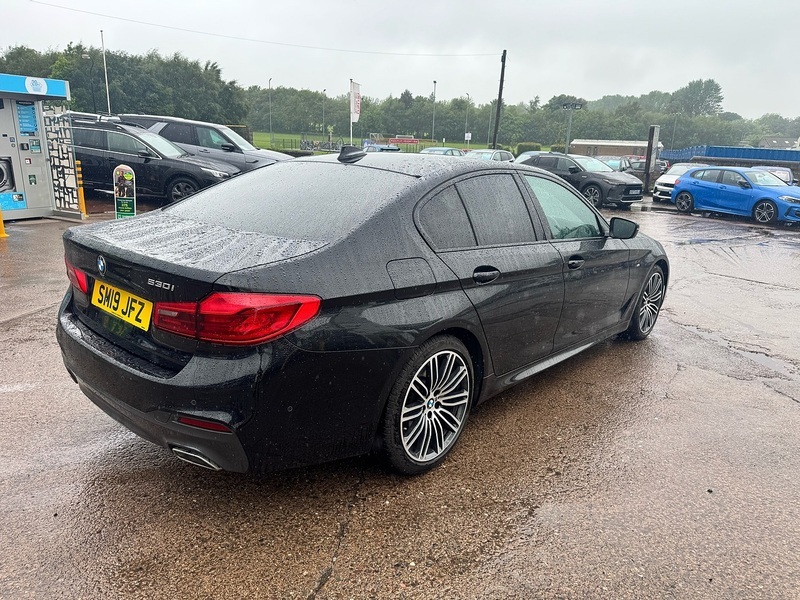 BMW 5 Series 530I M Sport Blue #4