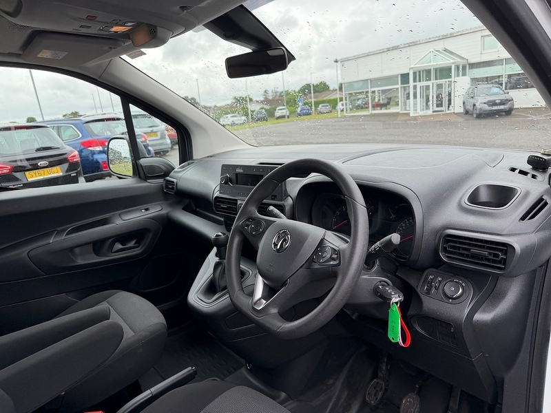 Vauxhall Combo Turbo D 2300 Edition White #3