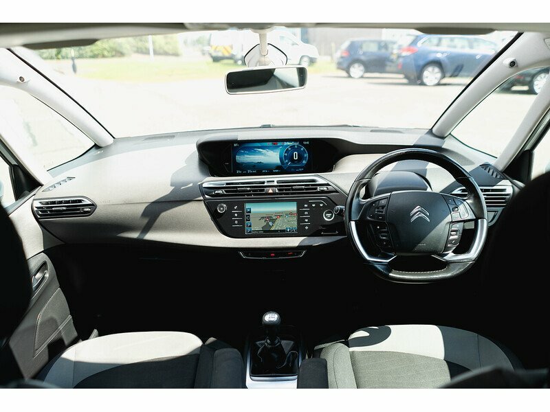 Citroen Grand C4 Picasso Bluehdi Exclusive White #3