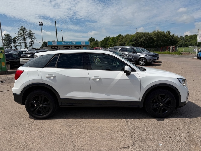 Audi Q2 Tfsi Sport White #2