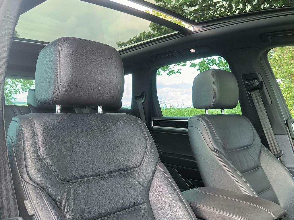 Volkswagen Touareg 3.0 Tdi V6 R-line Plus Tiptronic 4Wd Euro 6 S S White #2