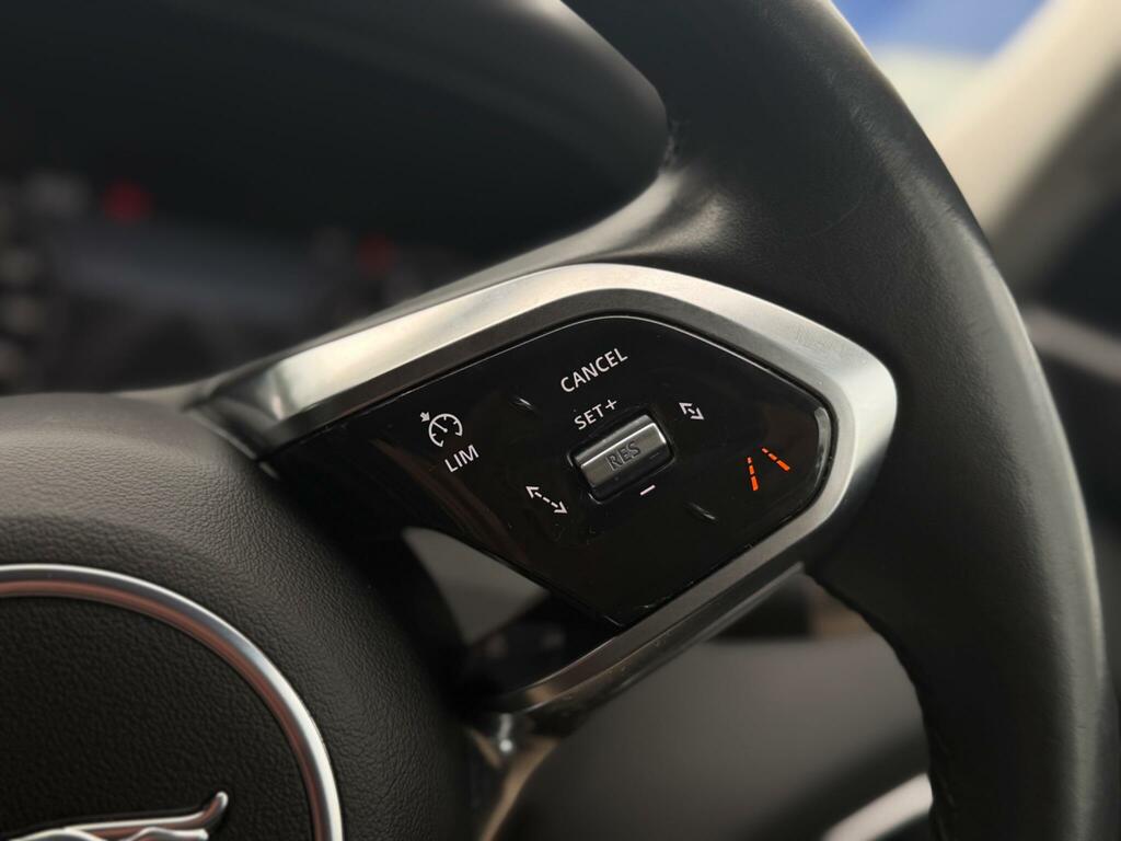 Jaguar XE Hse Red #6