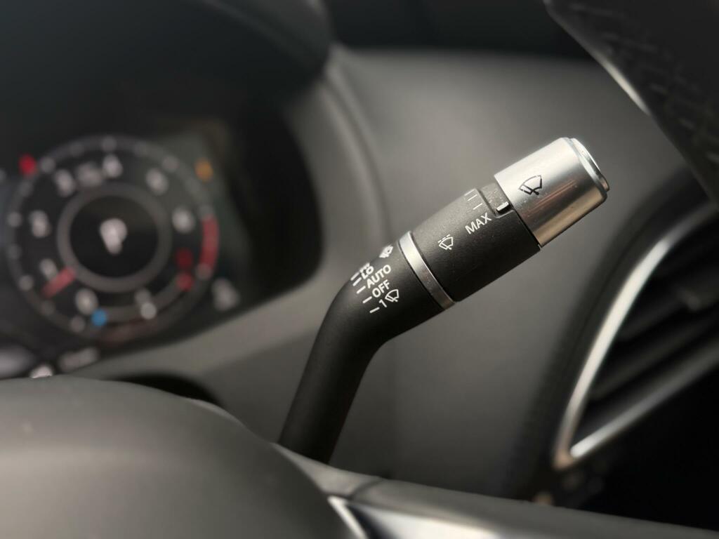 Jaguar XE Hse Red #5