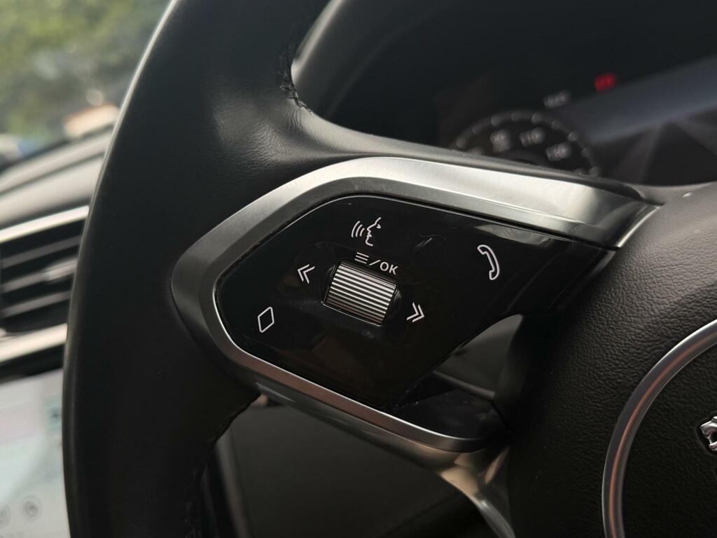Jaguar XE R-dynamic S Red #8