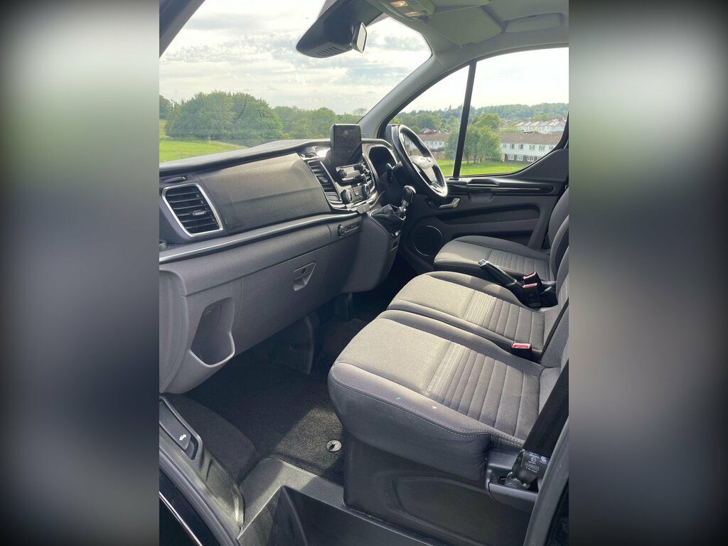 Ford Tourneo Custom 2L Titanium Red #20