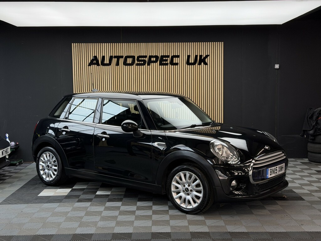 Mini Hatch 1.5 5-Door Hatch Cooper D Black