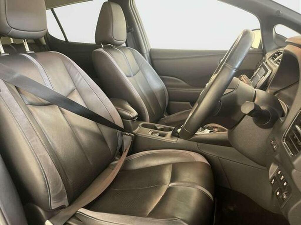 Nissan Leaf Hatchback Grey #5