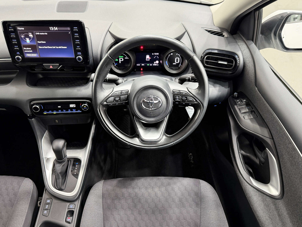 Toyota Yaris 1.5 L Design Hev Cvt GV21FNL #2