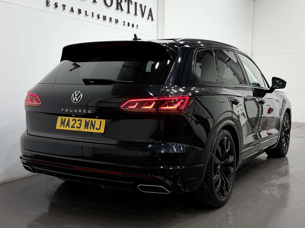 Volkswagen Touareg 3 L V6 Black Edition Tdi 4Wd MA23WNJ #3