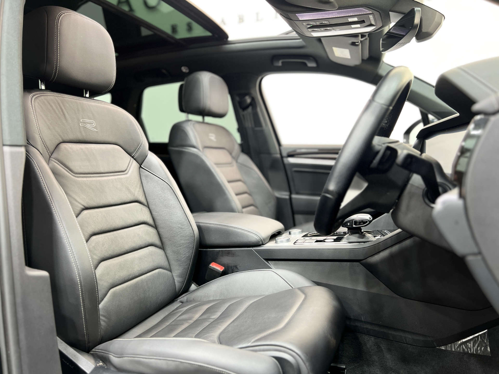 Volkswagen Touareg 3 L V6 Black Edition Tdi 4Wd  #2