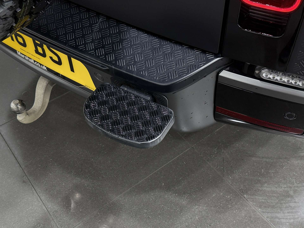Land Rover Defender #28