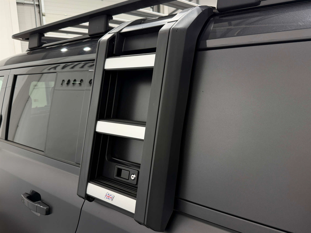 Land Rover Defender #29