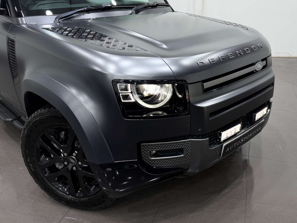 Land Rover Defender #33