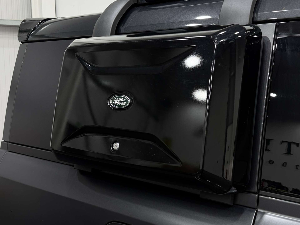 Land Rover Defender #30