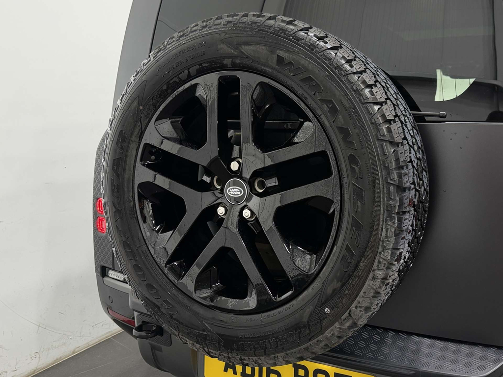 Land Rover Defender #23