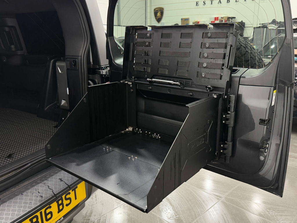 Land Rover Defender #26
