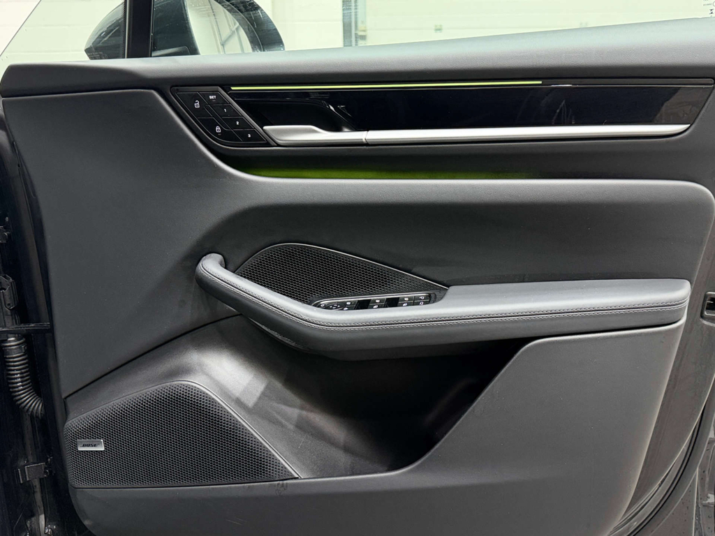 Porsche Macan 100Kwh 4 4Wd Green #32