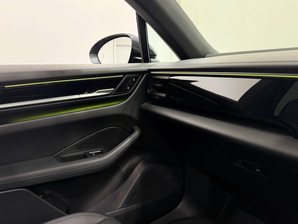 Porsche Macan 100Kwh 4 4Wd Green #31