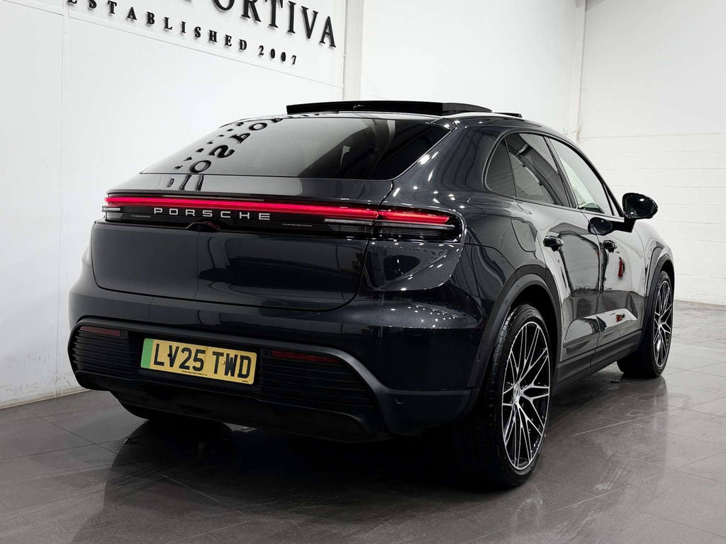 Porsche Macan 100Kwh 4 4Wd Green #5