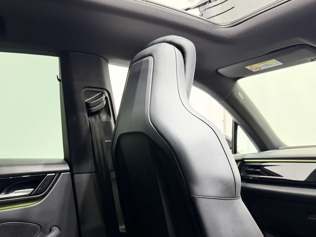 Porsche Macan 100Kwh 4 4Wd Green #16